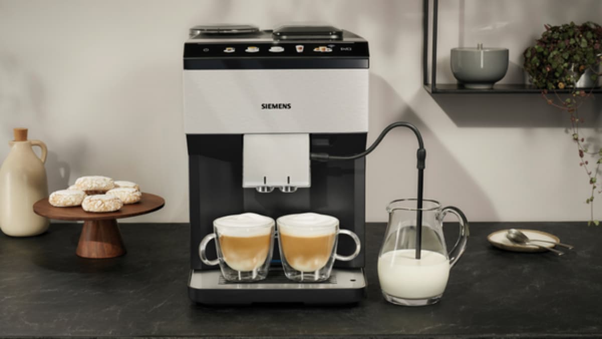 SIEMENS TP516RX3 EQ500 Classic Connect Paslanmaz Çelik Çıkarılabilir Su Tanklı Tam Otomatik Kahve Makinesi Siyah - görsel 4